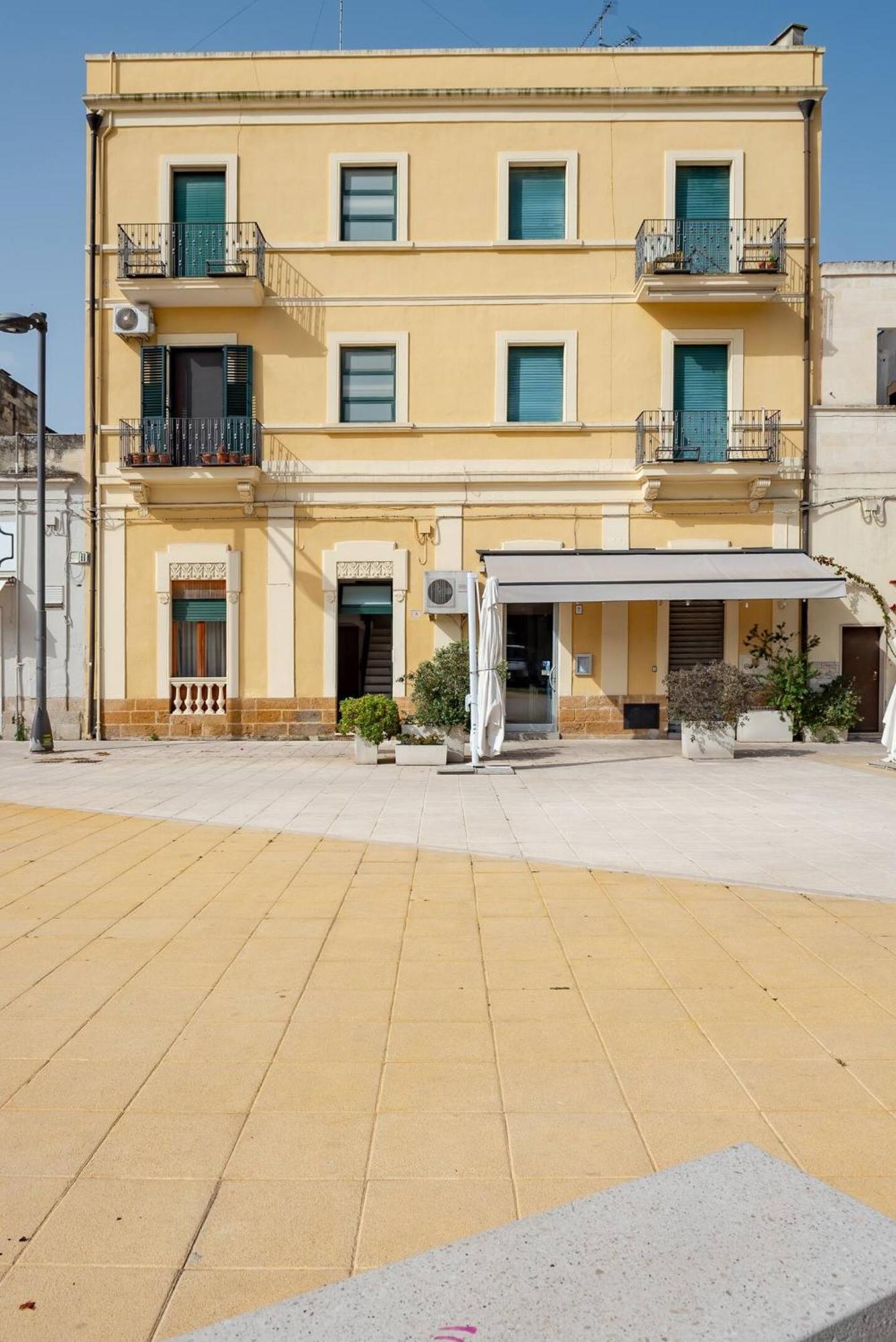 San Lazzaro Apartment เลชเช ภายนอก รูปภาพ